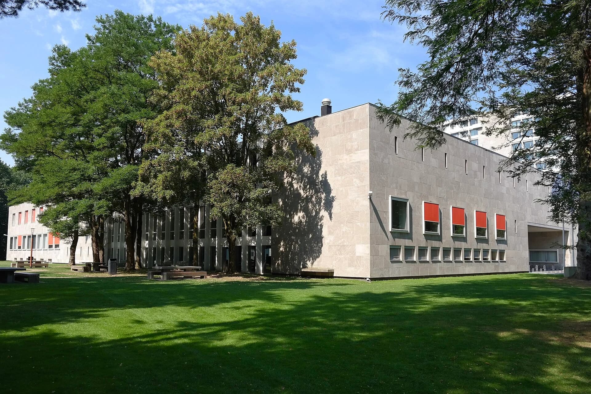 Tilburg University campus cover