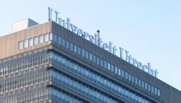 Utrecht University crest